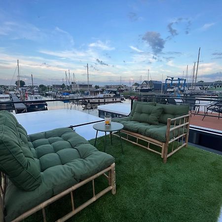 Cosy Tiny Houseboats Near Beach And Restaurants By Weltevreden Experience Zeewolde Zewnętrze zdjęcie