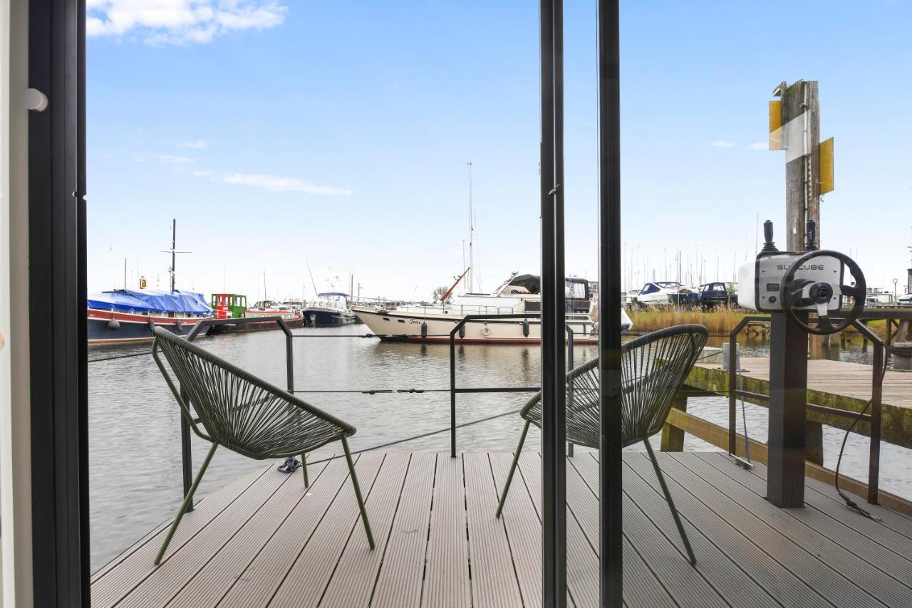 Cosy Tiny Houseboats Near Beach And Restaurants By Weltevreden Experience Zeewolde Zewnętrze zdjęcie
