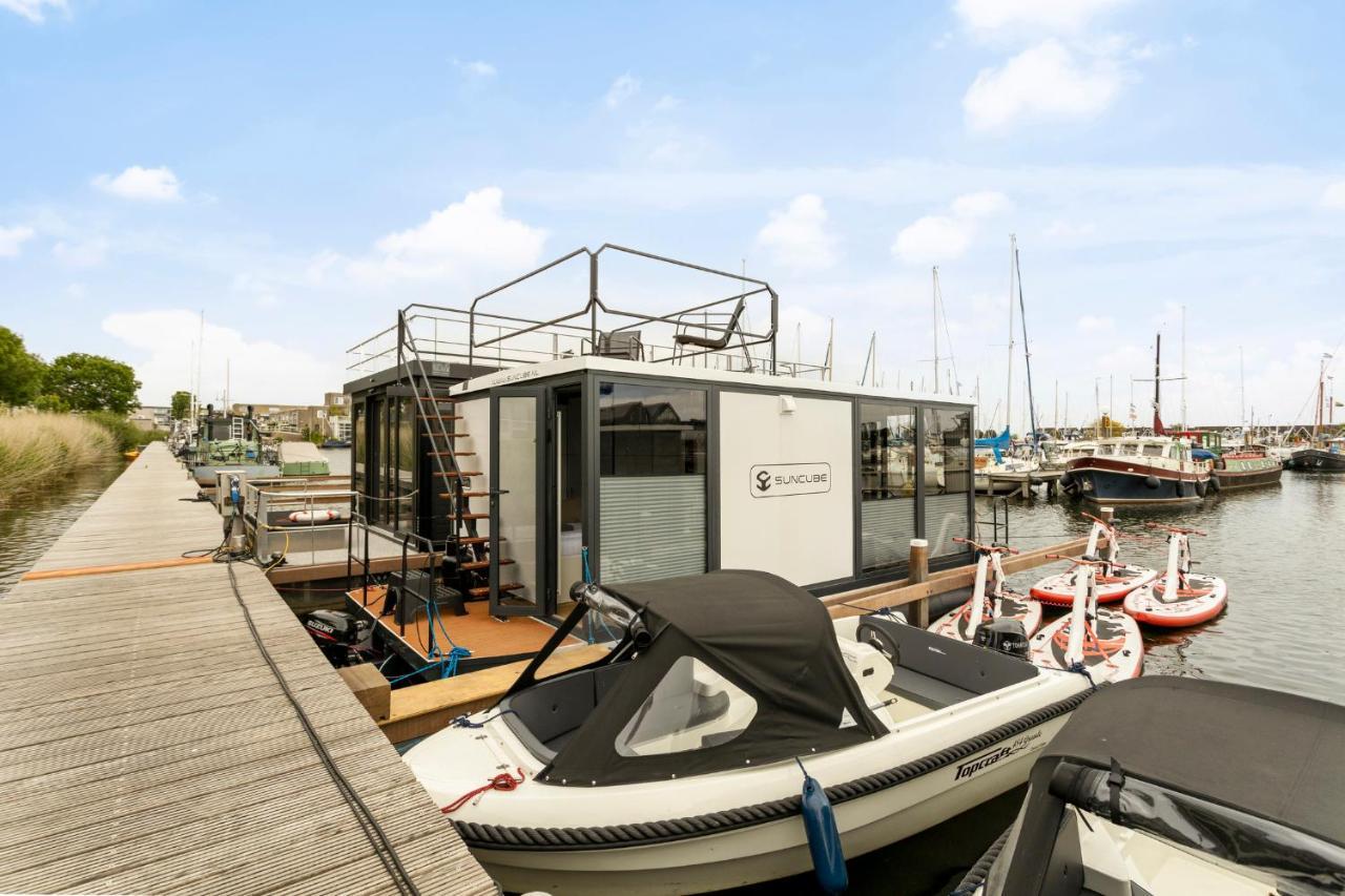 Cosy Tiny Houseboats Near Beach And Restaurants By Weltevreden Experience Zeewolde Zewnętrze zdjęcie