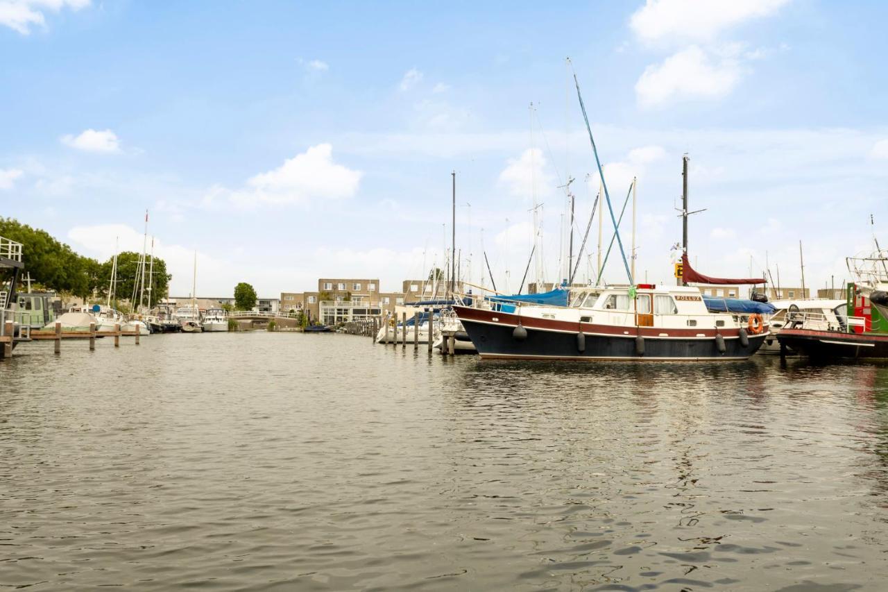 Cosy Tiny Houseboats Near Beach And Restaurants By Weltevreden Experience Zeewolde Zewnętrze zdjęcie