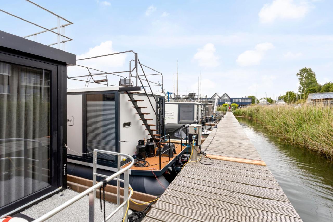 Cosy Tiny Houseboats Near Beach And Restaurants By Weltevreden Experience Zeewolde Zewnętrze zdjęcie