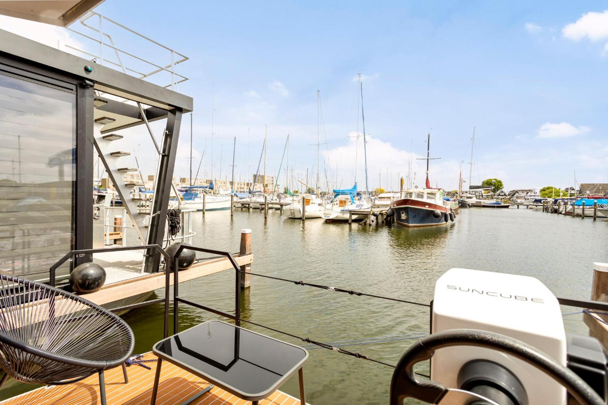 Cosy Tiny Houseboats Near Beach And Restaurants By Weltevreden Experience Zeewolde Zewnętrze zdjęcie