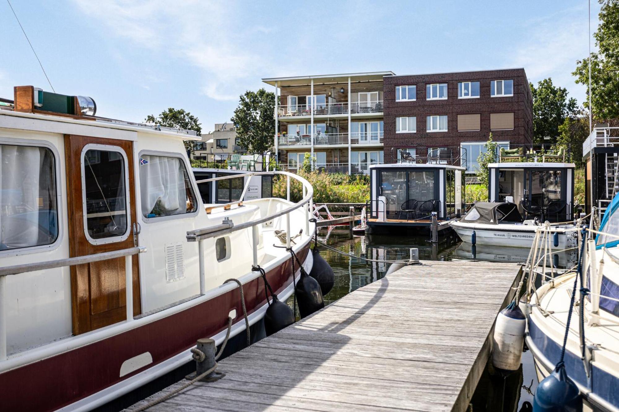 Cosy Tiny Houseboats Near Beach And Restaurants By Weltevreden Experience Zeewolde Zewnętrze zdjęcie