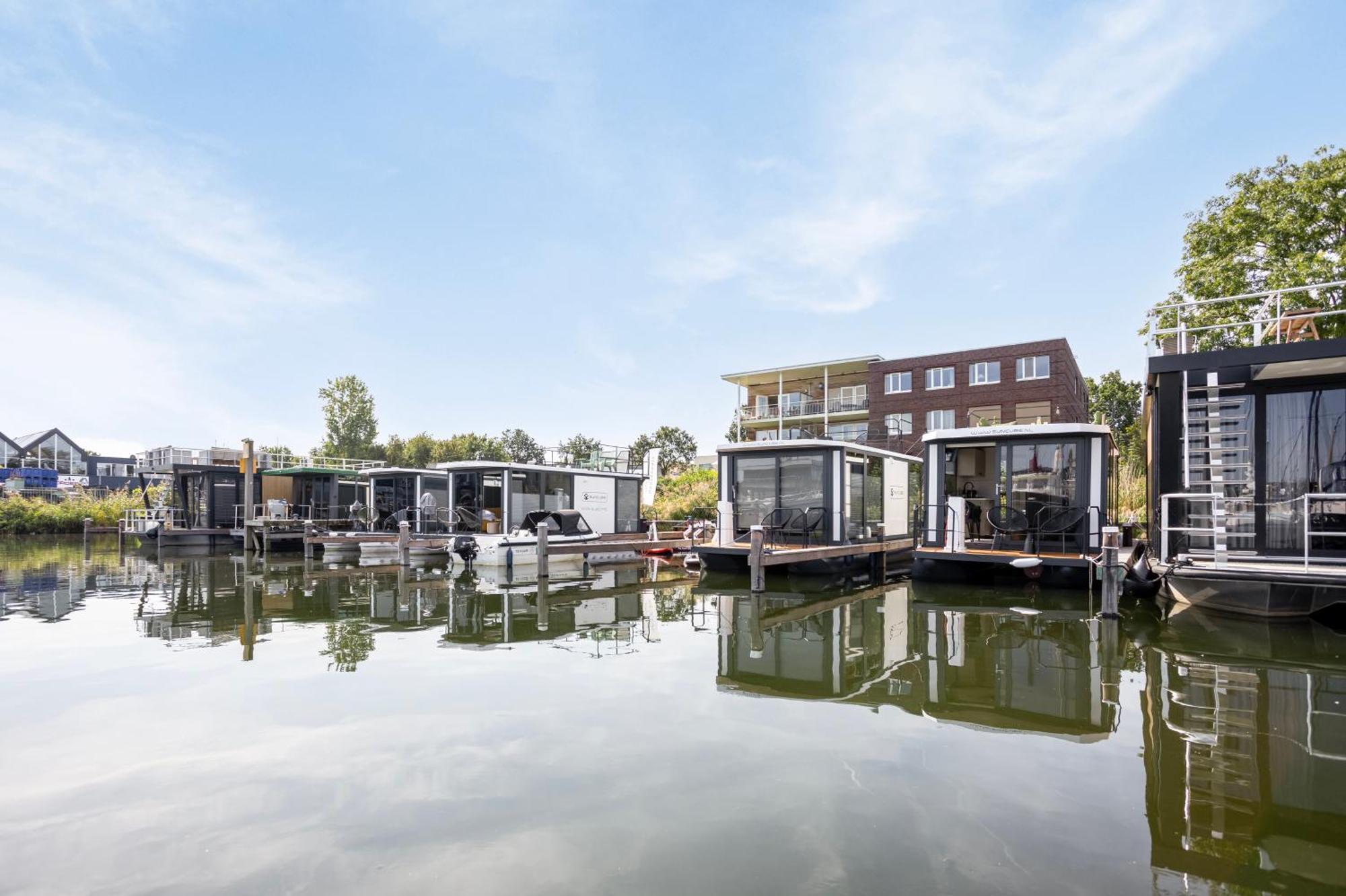 Cosy Tiny Houseboats Near Beach And Restaurants By Weltevreden Experience Zeewolde Zewnętrze zdjęcie