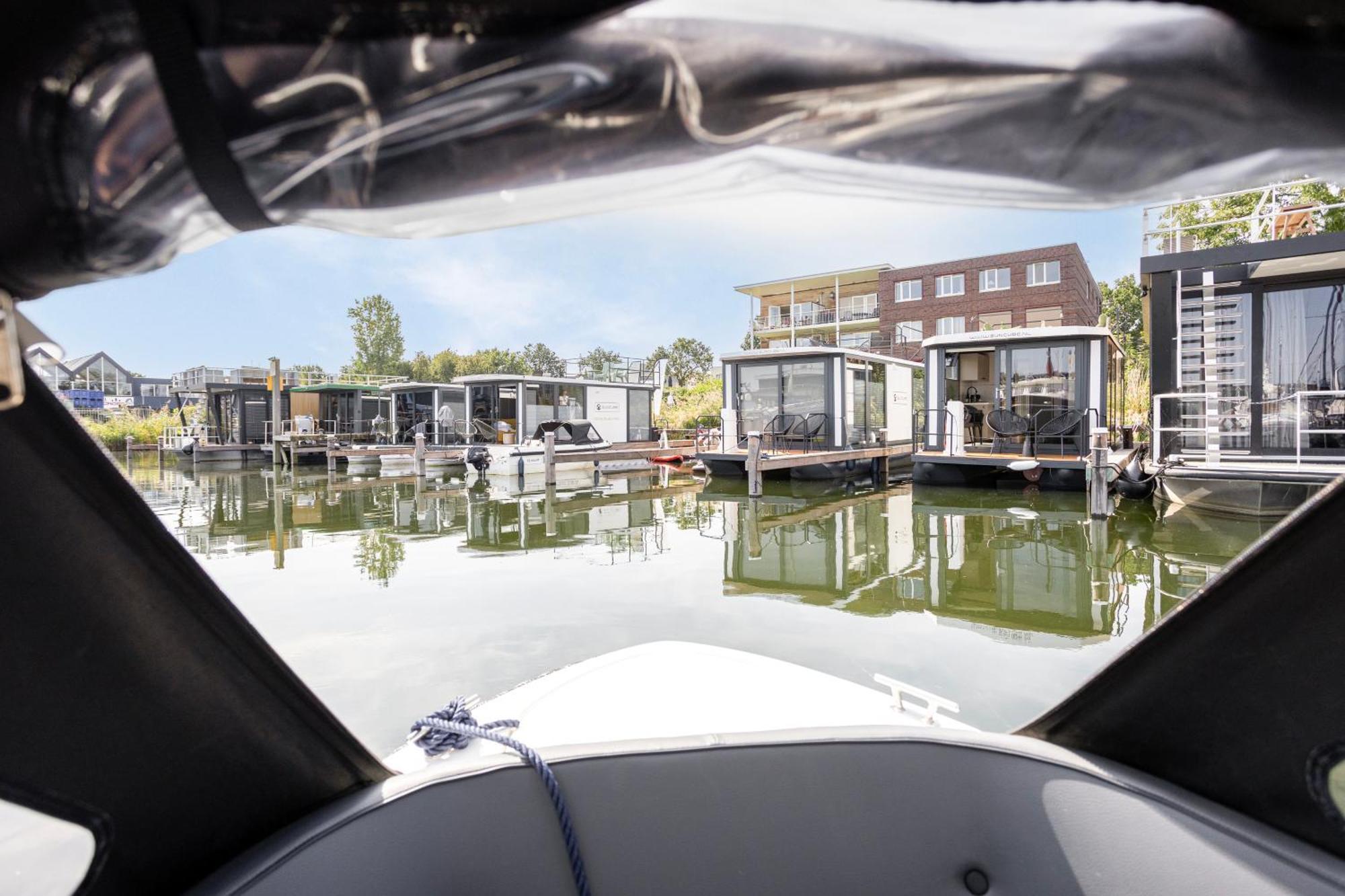 Cosy Tiny Houseboats Near Beach And Restaurants By Weltevreden Experience Zeewolde Zewnętrze zdjęcie