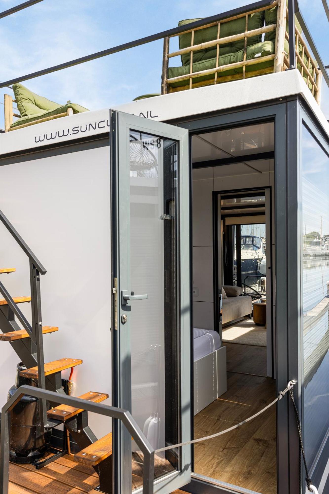 Cosy Tiny Houseboats Near Beach And Restaurants By Weltevreden Experience Zeewolde Zewnętrze zdjęcie