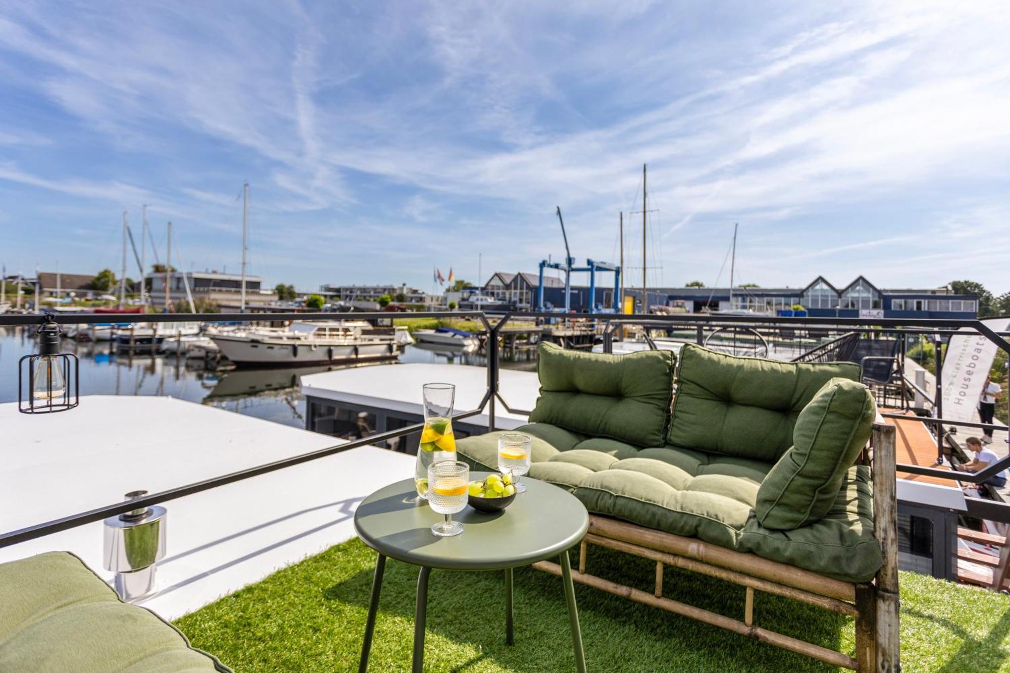 Cosy Tiny Houseboats Near Beach And Restaurants By Weltevreden Experience Zeewolde Zewnętrze zdjęcie